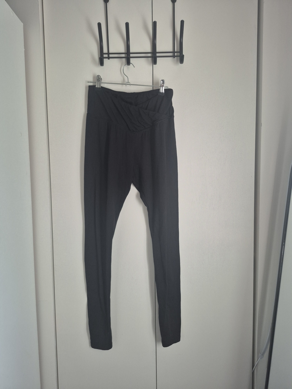 Ardene Black Twist-Waist Leggings